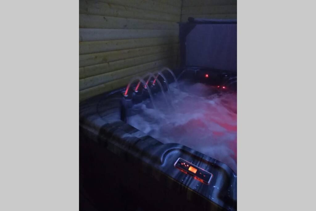 The Cottage - Hot Tub - Nr Glasgow - Self Check-In Coatbridge Ngoại thất bức ảnh